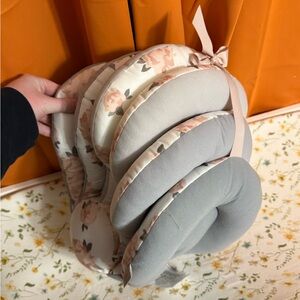 Infantino nursing pillow